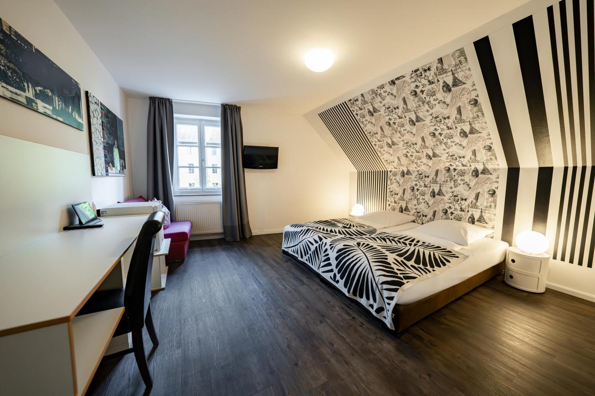 Hotel Bergbauer Mit Late-Self-Check-In Neuburg an Der Donau Luaran gambar